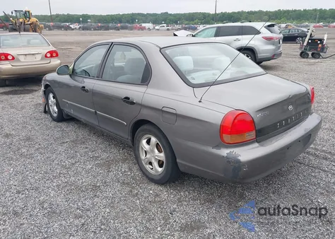 2001 Hyundai Sonata z USA, uszkodzony, nr VIN KMHWF25S91A435427